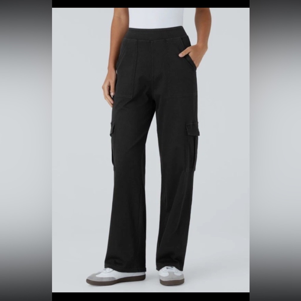 NWT Women’s Halara Flex Mid Rise Straight Leg Casual Cargo Jeans Black Petite Xl
